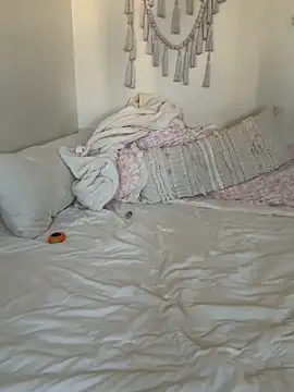 Tiffytooopretty online show from May 2026 01:24:02 AM