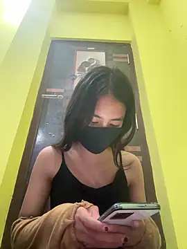 Snapshot of Beauty-pi chatting on April 2026 08:24:02 PM Beauty-pi online show from April 2026 08:24:02 PM