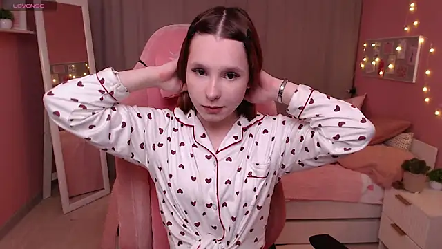 Haya Harareet online show from February 2026 07:38:01 AM