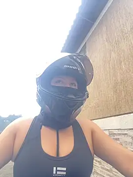 Scarlet auraa online show from January 2026 06:31:01 PM