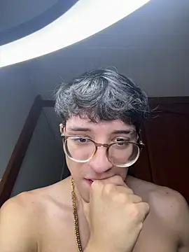 Snapshot of ArthurDavies_ chatting on February 2026 05:17:01 AM ArthurDavies online show from February 2026 05:17:01 AM