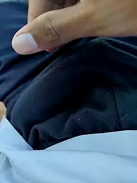 Snapshot of vitorpau22cm chatting on February 2026 05:06:02 PM vitorpau22cm online show from February 2026 05:06:02 PM