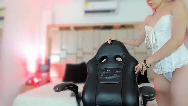 Snapshot of ElaRabbit chatting on February 2026 12:12:01 PM ElaRabbit online show from February 2026 12:12:01 PM