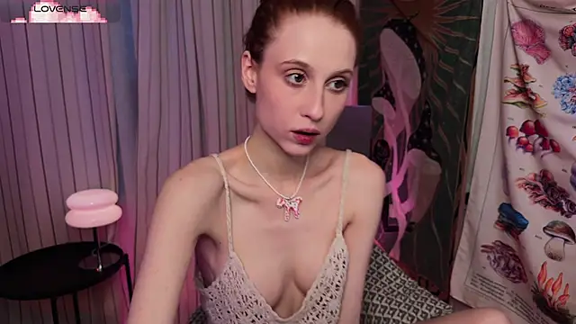 Hippieaura online show from June 2026 11:44:01 PM