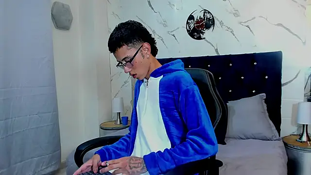 asher lux online show from April 2026 07:48:01 PM