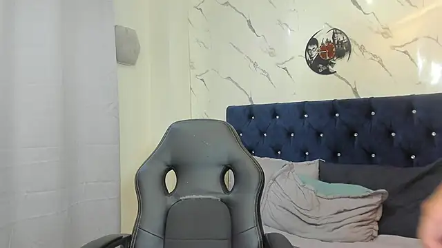 asher lux online show from April 2026 07:53:02 PM