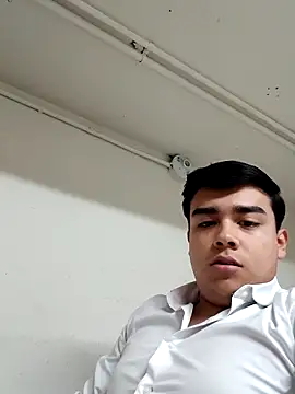 Snapshot of Yosoyelmismo-6737 chatting on January 2026 11:30:02 PM Yosoyelmismo-6737 online show from January 2026 11:30:02 PM