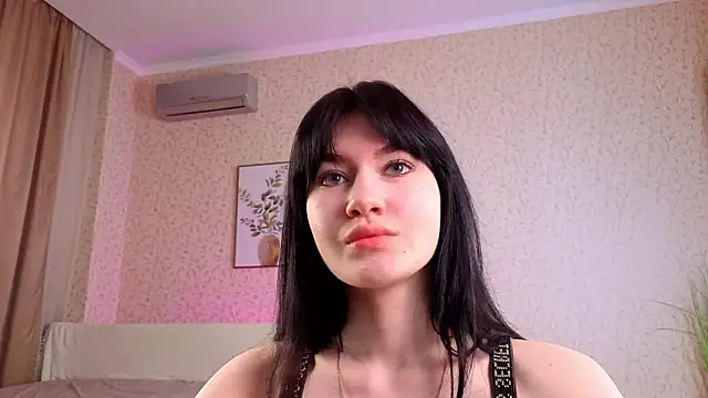 Snapshot of AveloriaLove chatting on February 2026 10:25:02 AM AveloriaLove online show from February 2026 10:25:02 AM