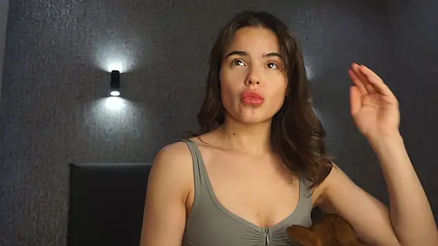 Snapshot of linclars chatting on February 2026 01:20:01 PM linclars online show from February 2026 01:20:01 PM