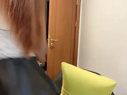 YiYi-oo online show from January 2026 05:06:02 PM