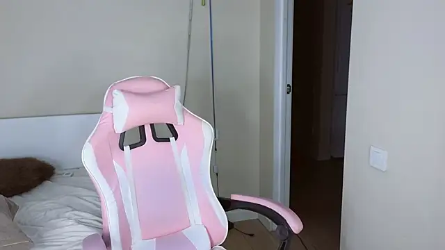 jasmilee online show from March 2026 07:25:01 PM