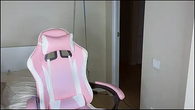 jasmilee online show from April 2026 07:12:02 PM