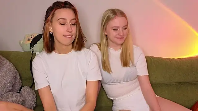 Snapshot of Mimipaws chatting on January 2026 07:38:01 PM Mimipaws online show from January 2026 07:38:01 PM