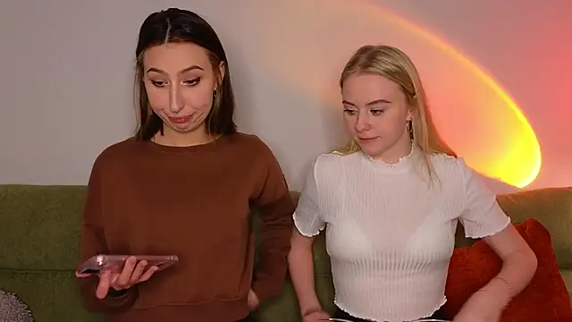 Snapshot of Mimipaws chatting on January 2026 08:21:02 PM Mimipaws online show from January 2026 08:21:02 PM