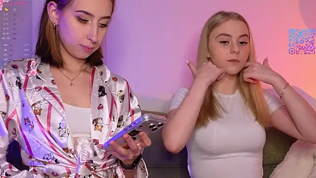 Snapshot of Mimipaws chatting on February 2026 07:40:01 PM Mimipaws online show from February 2026 07:40:01 PM