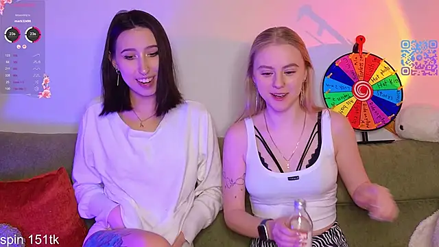 Snapshot of Mimipaws chatting on February 2026 09:01:01 PM Mimipaws online show from February 2026 09:01:01 PM