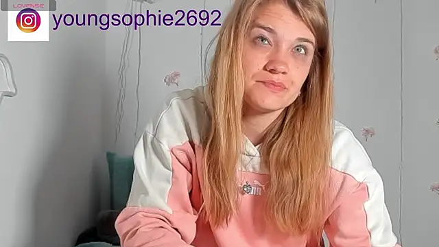 Snapshot of YoungSophie chatting on April 2026 08:34:01 AM YoungSophie online show from April 2026 08:34:01 AM