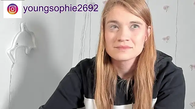 Snapshot of YoungSophie chatting on May 2026 03:07:01 PM YoungSophie online show from May 2026 03:07:01 PM