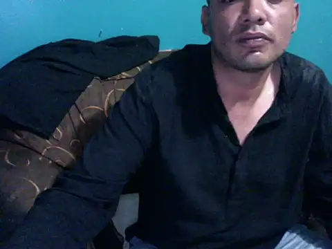 latinomoreno95 online show from May 2026 12:18:01 AM