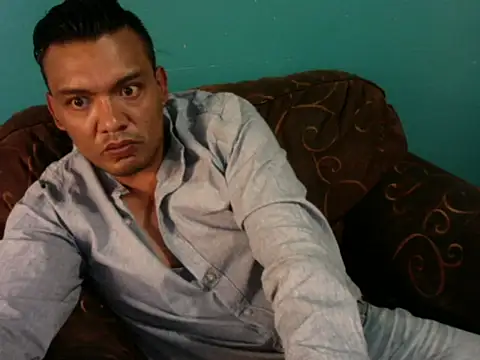 latinomoreno95 online show from May 2026 09:24:02 PM