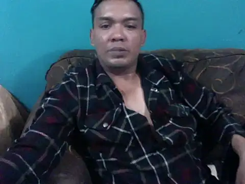 latinomoreno95 online show from July 2026 12:28:01 AM
