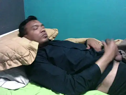 latinomoreno95 online show from July 2026 06:42:02 AM