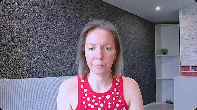 Amanda Luxe online show from May 2026 03:01:01 AM