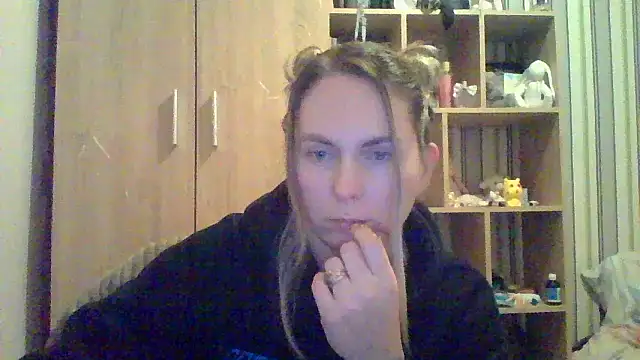 VikiLove765 online show from February 2026 06:58:01 PM