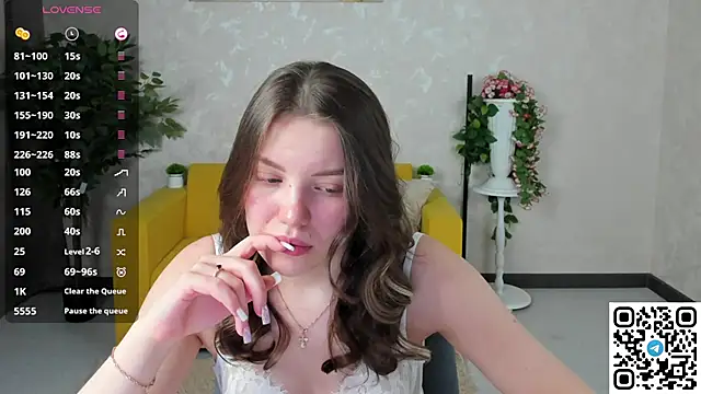 Snapshot of TessaDavidson chatting on February 2026 12:37:02 PM TessaDavidson online show from February 2026 12:37:02 PM