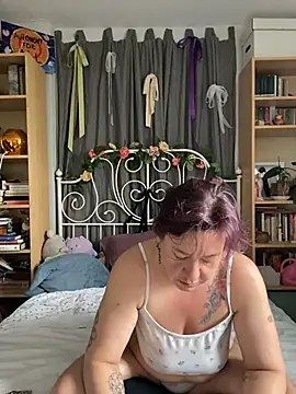NymphoBuzi online show from May 2026 03:06:01 PM