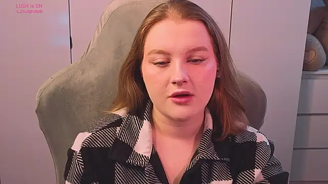 Snapshot of Ol1via chatting on February 2026 01:00:02 AM Ol1via online show from February 2026 01:00:02 AM