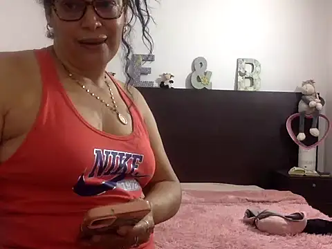 Flabia Roses online show from February 2026 03:05:02 PM