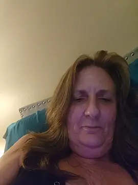 Snapshot of HotAzMilf chatting on March 2026 05:15:01 AM HotAzMilf online show from March 2026 05:15:01 AM