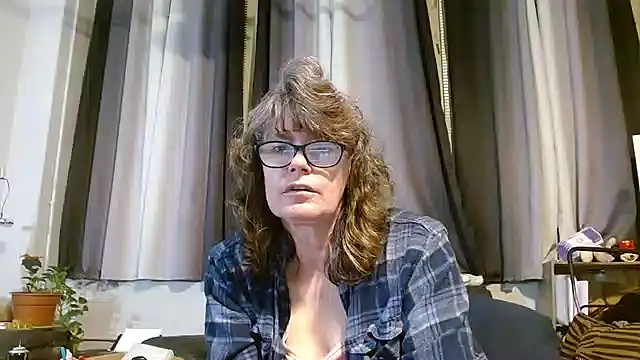 Snapshot of ladylavende3 chatting on March 2025 04:29:02 AM ladylavende3 online show from March 2025 04:29:02 AM