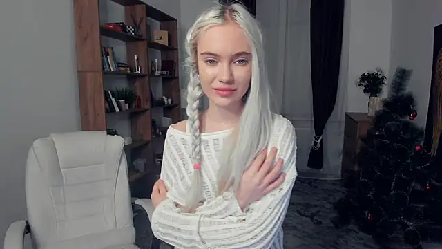 Snapshot of KristalCrowner chatting on January 2026 08:34:01 PM KristalCrowner online show from January 2026 08:34:01 PM