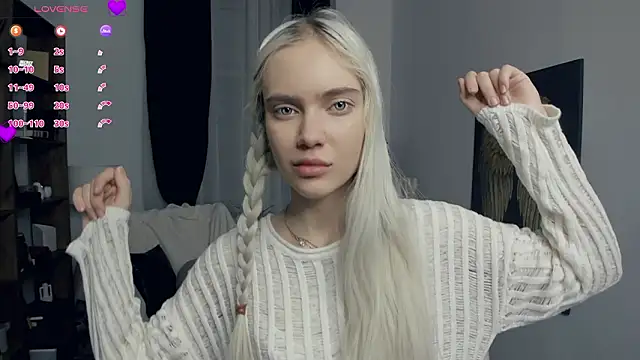 Snapshot of KristalCrowner chatting on February 2026 07:12:01 PM KristalCrowner online show from February 2026 07:12:01 PM