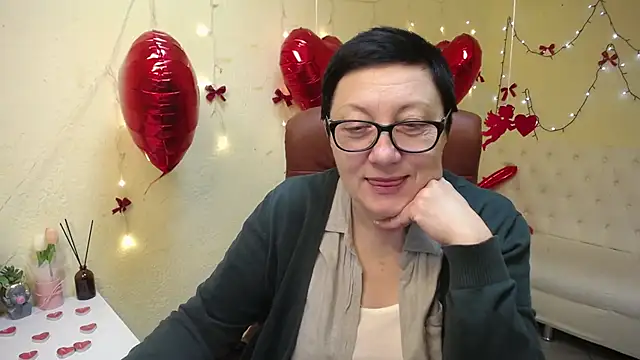 Snapshot of EmilyL0ve chatting on February 2026 08:46:02 PM EmilyL0ve online show from February 2026 08:46:02 PM