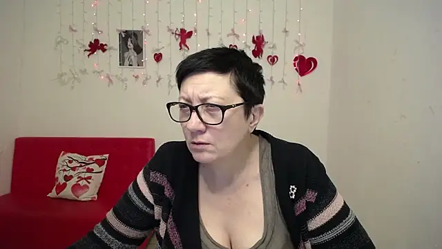 Snapshot of EmilyL0ve chatting on February 2026 08:37:02 PM EmilyL0ve online show from February 2026 08:37:02 PM