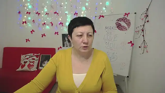 Snapshot of EmilyL0ve chatting on February 2026 07:31:01 PM EmilyL0ve online show from February 2026 07:31:01 PM