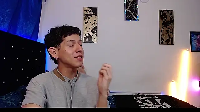 Snapshot of yorsamm_smit chatting on February 2026 12:33:02 AM yorsamm smit online show from February 2026 12:33:02 AM