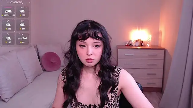 lia hetty online show from March 2026 01:44:02 PM