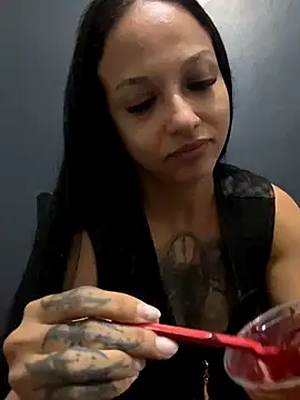 Snapshot of HyaraMoon chatting on January 2026 01:41:02 AM HyaraMoon online show from January 2026 01:41:02 AM