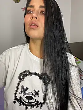 sophyy white online show from April 2026 12:02:02 AM