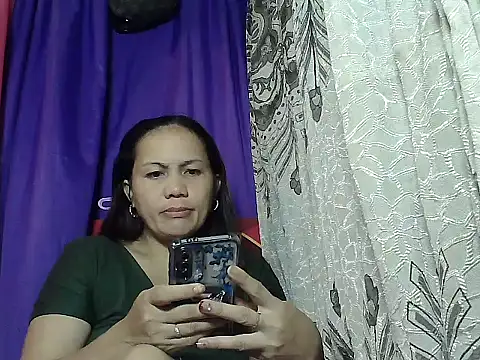 prettymomma24xx online show from May 2026 09:21:01 PM
