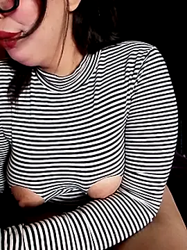 Snapshot of charmoutak_nada chatting on March 2026 11:22:02 PM charmoutak nada online show from March 2026 11:22:02 PM