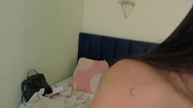 Snapshot of mayaevansmg chatting on February 2026 12:22:02 PM mayaevansmg online show from February 2026 12:22:02 PM