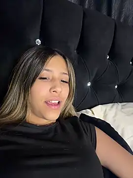 vicky bass  online show from March 2026 11:26:02 PM