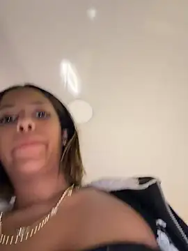 Snapshot of vicky_bass_ chatting on June 2026 01:48:01 AM vicky bass online show from June 2026 01:48:01 AM