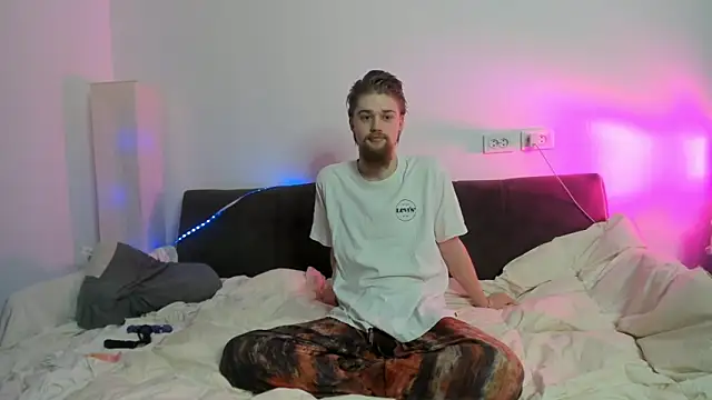 Snapshot of Lev_Miller chatting on February 2026 03:32:01 AM Lev Miller online show from February 2026 03:32:01 AM