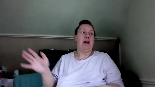 Snapshot of DallaStone chatting on February 2026 05:14:01 PM DallaStone online show from February 2026 05:14:01 PM